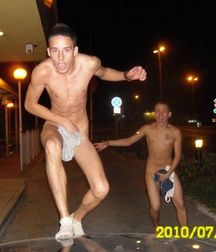 joke with nudity 5a76eba2df9bf.jpg