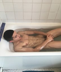 I'm taking a bath today 5a7974cf5c647.jpg