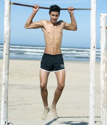 demonstration of great strength 5a7bfc9c26317.jpg