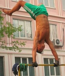 demonstration of great strength 5a7bfcad6626d.jpg