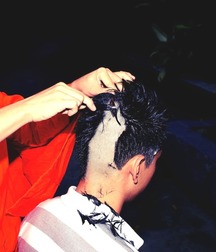 young boys with shaved heads 5a81a545606ce.jpg