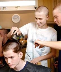 young boys with shaved heads 5a81a54a4a4a2.jpg