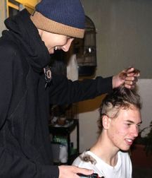 young boys with shaved heads 5a81a55a1e70f.jpg