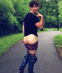 the nice round ass of the boys 5a83674671c5b.png