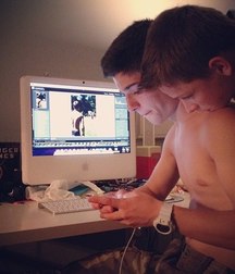 guys with their computer 5a85bde14abb6.jpg