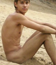 I show the right side of my body 5a871e0baa291.jpg