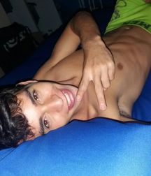 young boys in underwear 5a89d07a2b02f.jpg