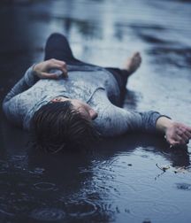 sensual guys 5a8c3463ee2b7.jpg