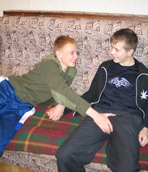 touch the friend 5a8e87ffef67a.jpg