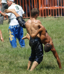 Turkish wrestlers 5a93fe8c5bfc3.jpg