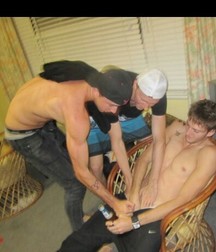 guys having fun  5a956566db2eb.jpg