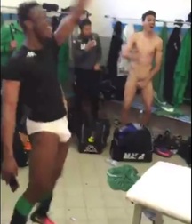 a look in the locker room 5a9e9380b6ccb.jpg