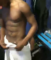 a look in the locker room 5a9e93956577f.png