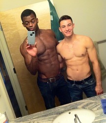 selfies with friends 5a9f551b05e06.jpg