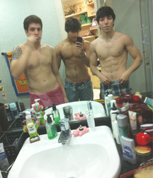 selfies with friends 5a9f551cf1231.png