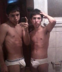 selfies with friends 5a9f5529bd5cc.jpg