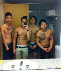 selfies with friends 5a9f5531b7711.jpg