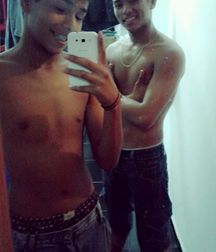 selfies with friends 5a9f55397dbe2.jpg