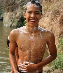 the boys show the chest 5a9f565b254a9.jpg
