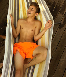 relax on the hammock 5aa56e598959a.jpg