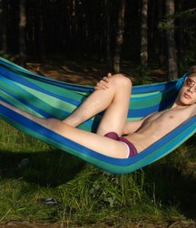 relax on the hammock 5aa56e69e2a41.jpg