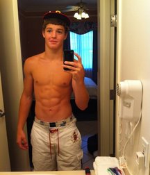 photograph themselves in the mirror 5aaac89d3bd70.jpg