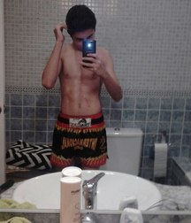 photograph themselves in the mirror 5aaac8ac813b9.jpg