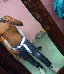 photograph themselves in the mirror 5aaac8b0de301.jpg