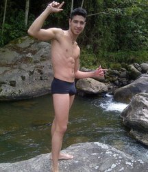 boys in underwear 5aacbf660ec36.jpg