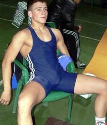 young wrestlers 5aae7d1ddb9f6.jpg