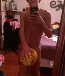 the shy boy's selfie 5aaf8c835abaf.jpg