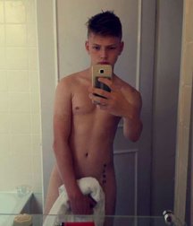 the shy boy's selfie 5aaf8c8791050.jpg