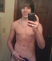 the shy boy's selfie 5aaf8c8e73fbb.jpg
