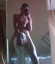 the shy boy's selfie 5aaf8c944941e.jpg