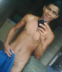 the shy boy's selfie 5aaf8c9e962ec.jpg