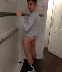 the public urinal 5ab161f5e1963.jpg
