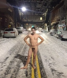 on the cold snow 5ab81bbe21d12.jpg
