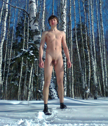 on the cold snow 5ab81bd28f029.jpg