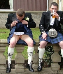 guys with kilt 5ab9e4f4b4748.jpg