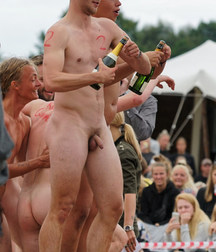 naked exhibitionists 5abaa83fcda1d.jpg
