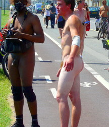 naked exhibitionists 5abaa858f3e2d.jpg