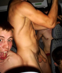 by bus with friends 5abc8b6c2afba.jpg
