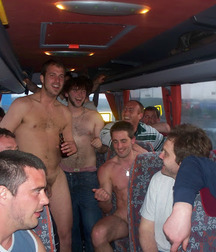 by bus with friends 5abc8b708d934.jpg