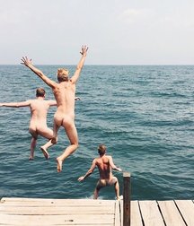 interesting dives 5ac459c776662.jpg