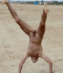 guys upside down 5ac45ada39a1d.jpg