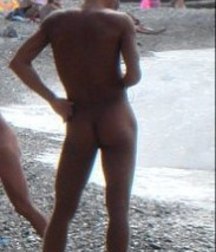 look at the guys at the beach 5ac653dc185ba.jpg