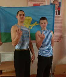 young Russian soldiers  5ac886716b8ac.jpg