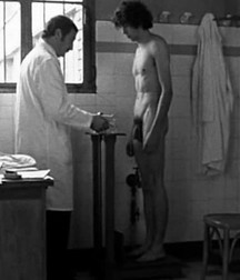 full naked at the cinema 5ac9a82eb9afd.jpg