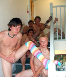 straight guys playing 5accd5c56f2a0.jpg