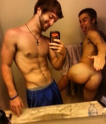 straight guys playing 5accd5c7bfaa9.jpg